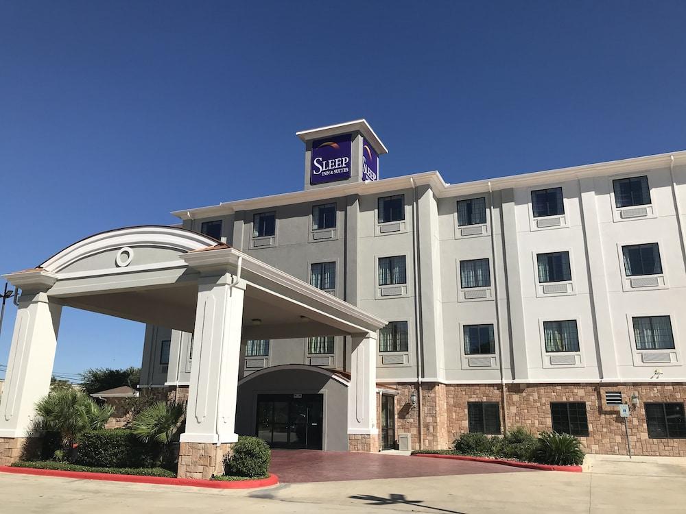 Sleep Inn & Suites At Six Flags San Antonio Exterior photo